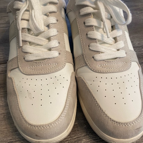 EUC UNIVERSAL THREAD Casual Sneakers 9 - Picture 2 of 7